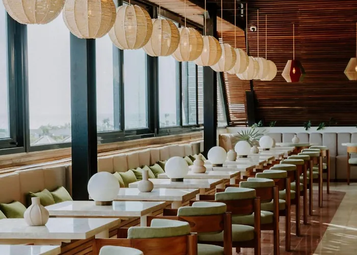 Hotel The Komu Bali 4*