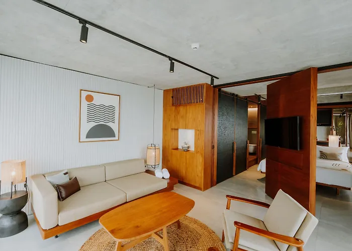 Hotel The Komu Bali 4*