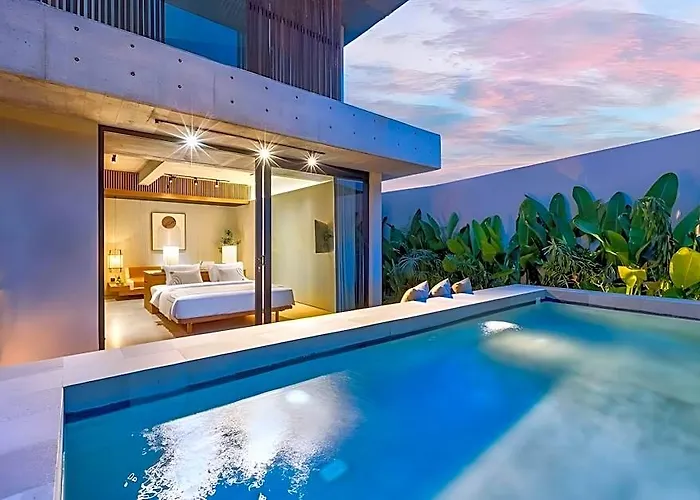 Hotel The Komu Bali 4*